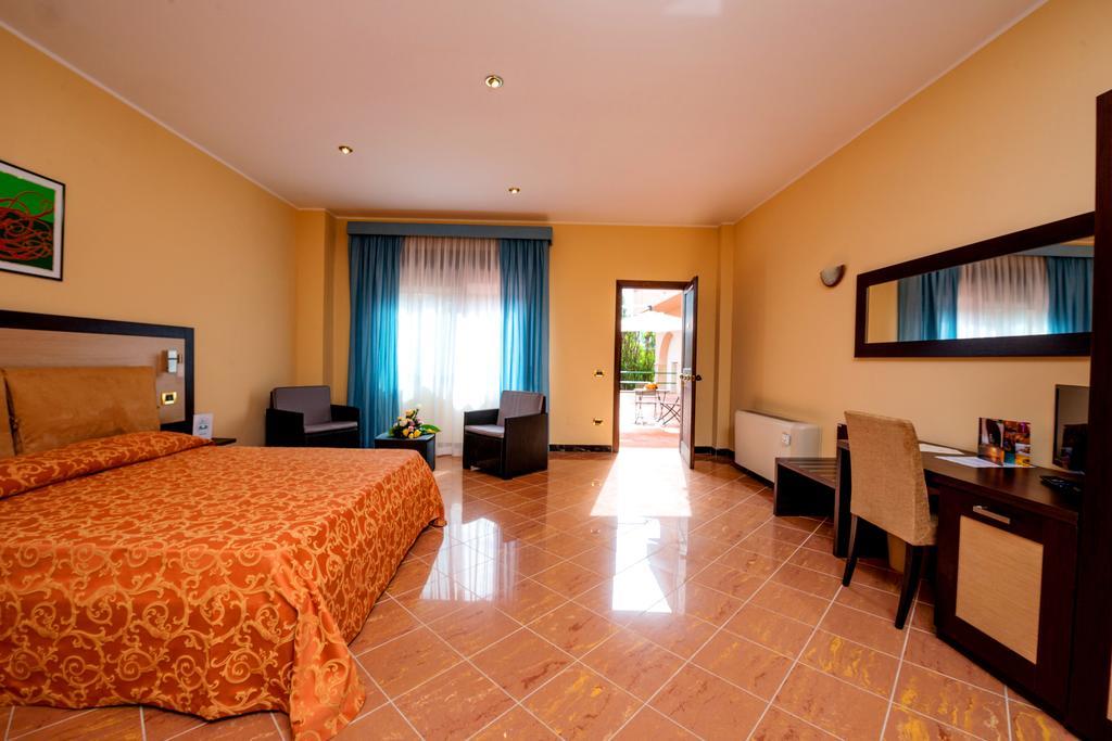 Th Cinisi - Florio Park Hotel Exterior photo