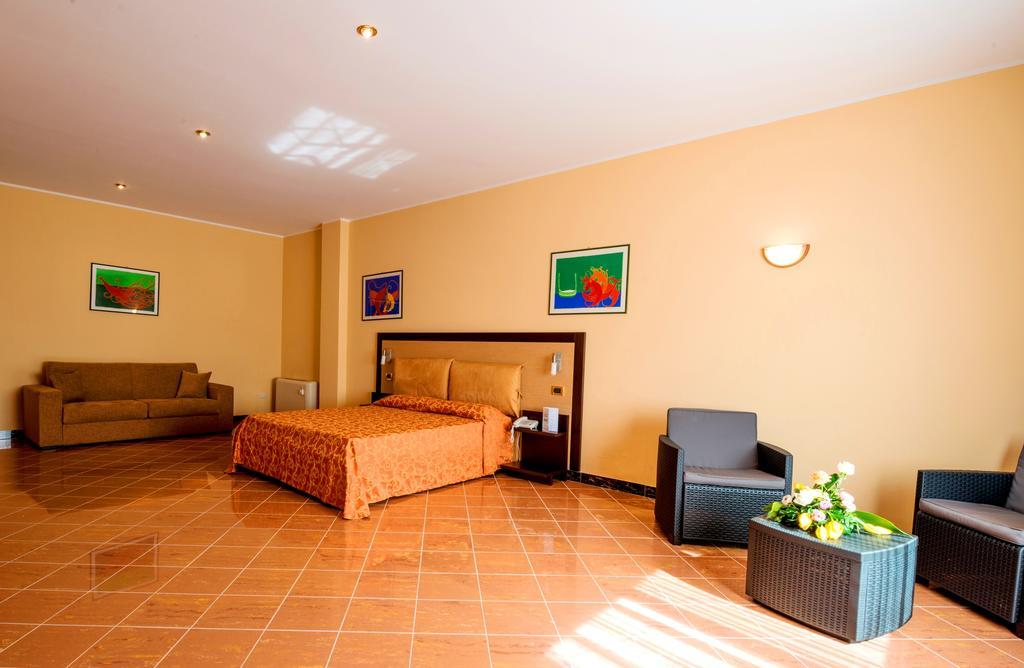 Th Cinisi - Florio Park Hotel Exterior photo