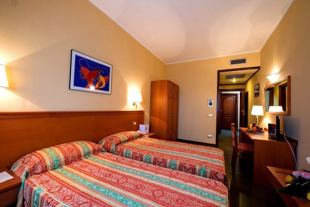 Th Cinisi - Florio Park Hotel Exterior photo